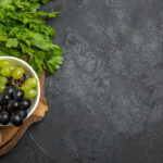 نان و پنیر و انگور