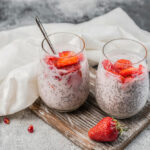 دسر ماست ارگانیک با توت فرنگی