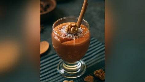 دسر زمستانی شکلاتی با آجیل