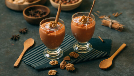 دسر زمستانی شکلاتی با آجیل