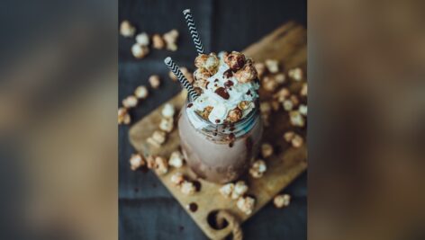 دسر کارامل خامه ای با کاکائو