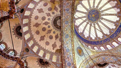 سقف گنبدی مسجد سلطان احمد در استانبول